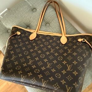 Louis Vuitton Classic Neverful MM monogram tote handbag purse